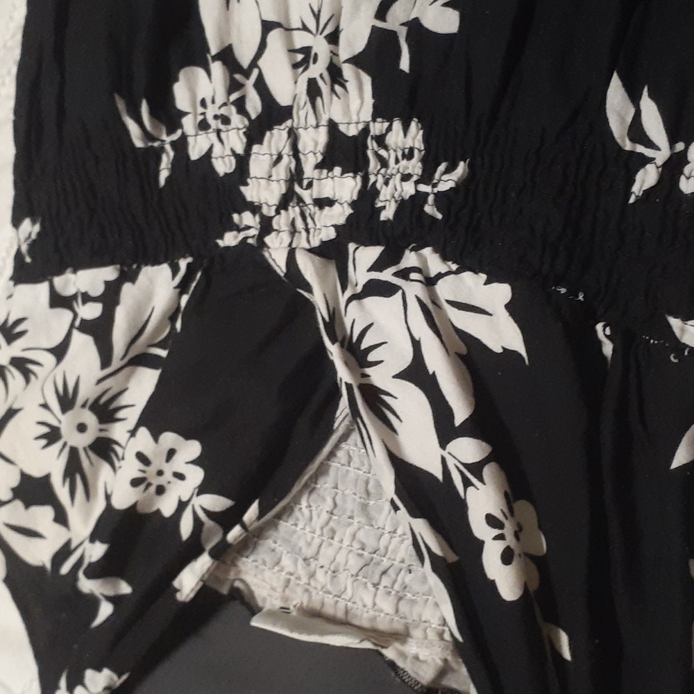Dress - Picture 5 of 9
